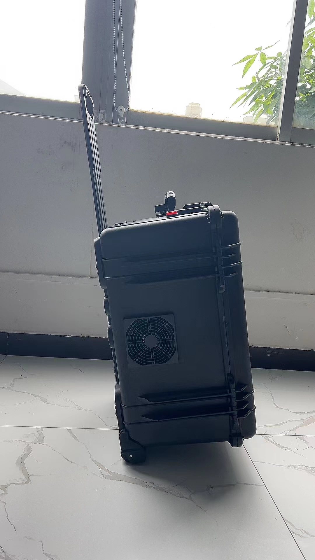 安义手拉箱型移动通信干扰器
